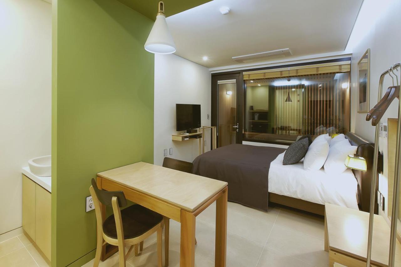 Jaynchloe Hotel Seogwipo Exterior photo